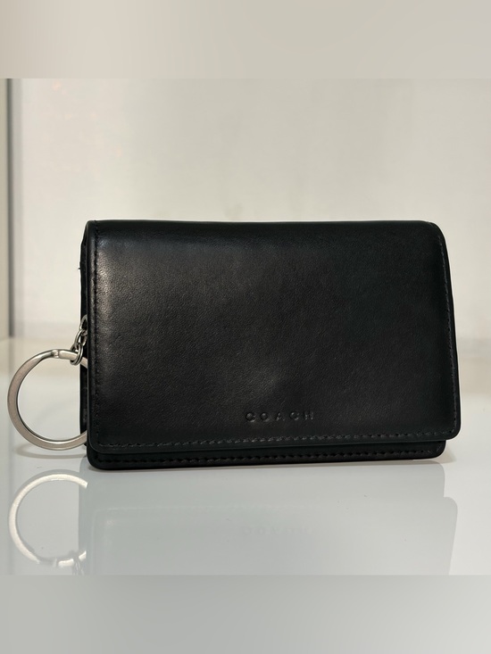 Coach Handbags - Vintage Coach Bedford Purse Wallet in Black Leather with Key Ring & Snap Closure